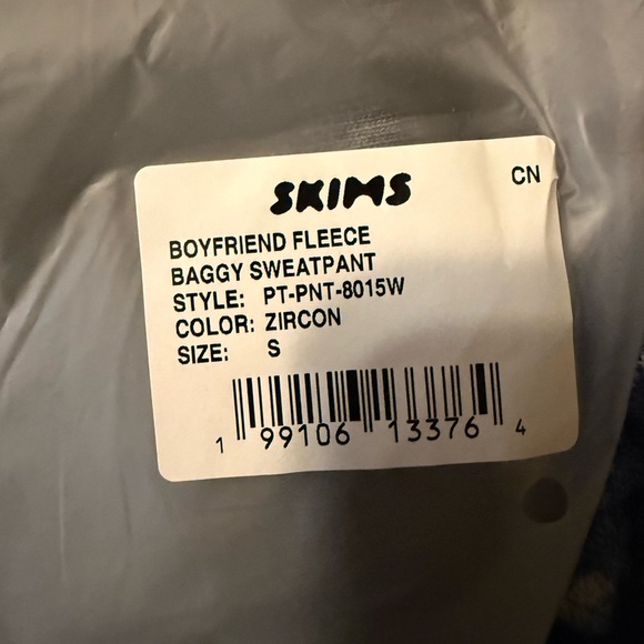 NWT SKIMS Boyfriend Fleece Sweatpants - size Small in Zircon - Picture 1 of 2
